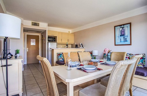 Nice Apartment | Heliotel Marine by Interhome