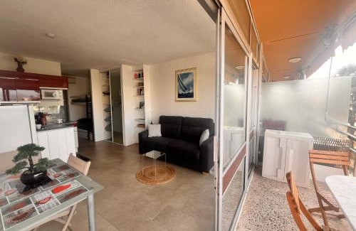 Saint-Laurent-du-Var Apartment | Heliotel Marine Studio 30m2 très lumineux avec terrasse 17m2 au 3eme étage