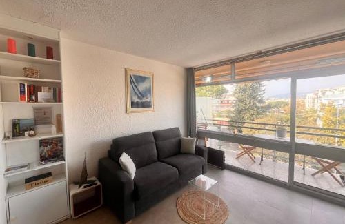 Saint-Laurent-du-Var Apartment | Heliotel Marine Studio 30m2 très lumineux avec terrasse 17m2 au 3eme étage
