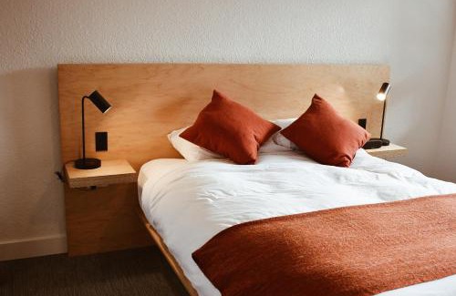 Columbia Hotel | Heliotrope Hotel