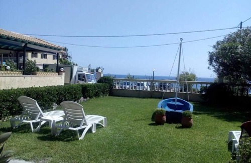 Ag. Georgios Apartment | Hella's Cozy Studios, Only 50 meters from Lovely Sandy Beach