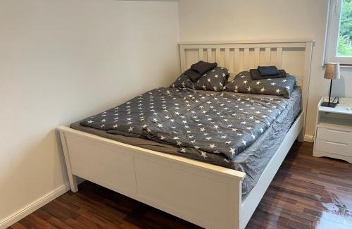 Itzehoe Apartment | Helle Ferienwohnung mit Balkon