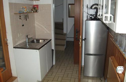 Munchen District Apartment | Helle große Souterrainwohnung mit eigenem Eingang