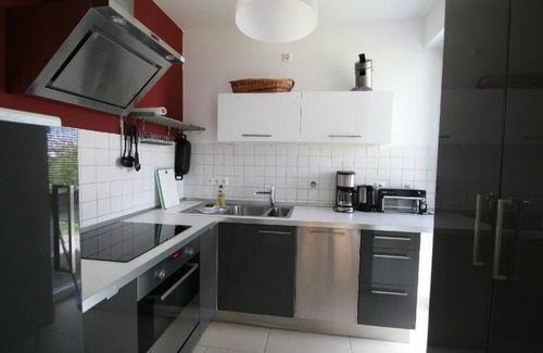 Nienhagen Apartment | Helle Sehr Moderne Ferienwohnung mit