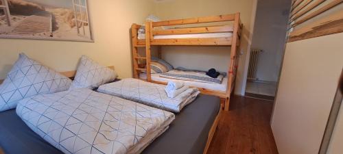 Bruckberg Apartment | helle Souterrainwohnung nähe Flughafen, Landshut und München 1 bis 5 Personen