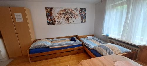 Bruckberg Apartment | helle Souterrainwohnung nähe Flughafen, Landshut und München 1 bis 5 Personen
