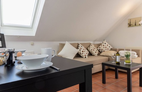 Harlesiel Apartment | Helle und Gemütliche Obergeschosswohnung in Einem Doppelhaus