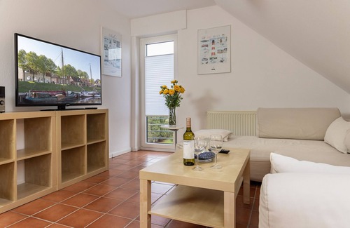 Harlesiel Apartment | Helle und Gemütliche Obergeschosswohnung in Einem Doppelhaus