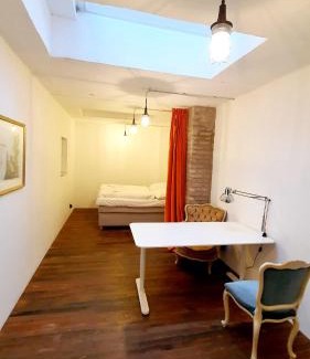 Mannheim City Centre House | Helles Zimmer im Loft