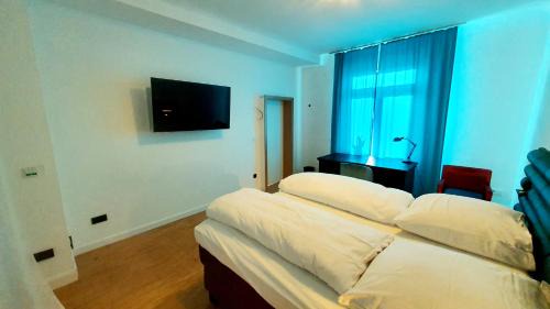 Mannheim City Centre House | Helles Zimmer mit Kingsize-Bett