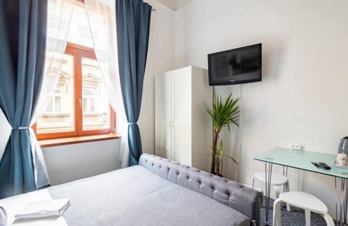 City Centre Apartment | HELLO Aparthotels