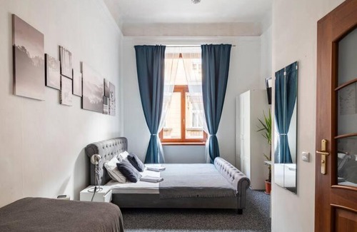 City Centre Apartment | HELLO Aparthotels