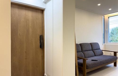 Jeungsan-dong Apartment | Hello, John - Remodeling, 1 minute walk from DMC Station, Good access to Hongdae, Han River