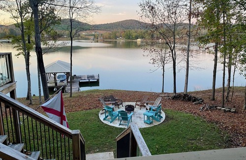 Ragland House | Hello Lake Escape !