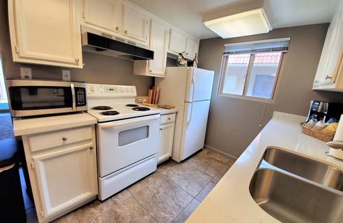 South Scottsdale Condo | Hello Scottsdale! Heated pool-Walk to Scottsdale Fashion Square!