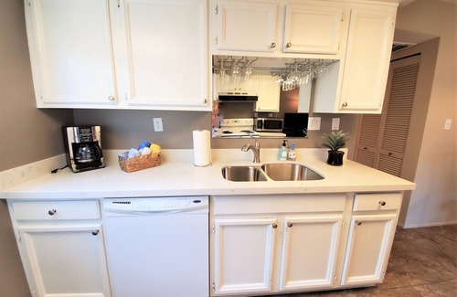 South Scottsdale Condo | Hello Scottsdale! Heated pool-Walk to Scottsdale Fashion Square!