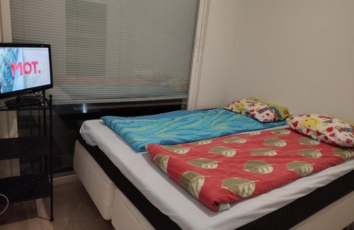 Myyrmaki House | Helsinki Private-Yksityinen-Частный Room in Shared Apartment into Airport-BusTrain Station-University