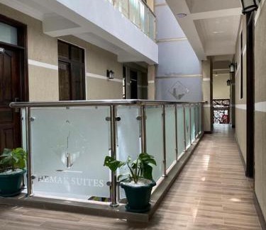 Central Business District Bed & Breakfast | Hemak Suites