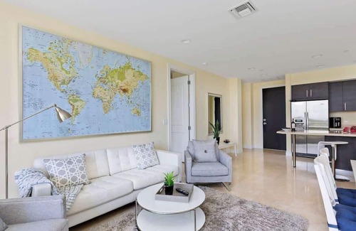 Deerfield Beach Apartment | Hemingway Condo - Sunset View & steps to the beach