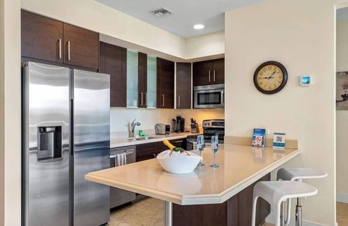 Deerfield Beach Apartment | Hemingway Condo - Sunset View & steps to the beach
