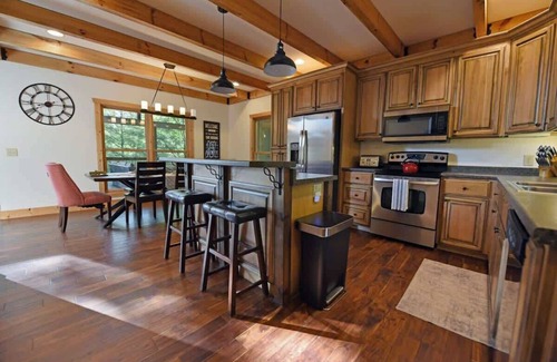 Cashes Valley Cabin | Hemlock Hideout - Game room, hot tub, creek access