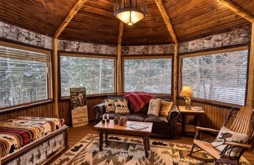 Lake Placid Cabin | HemLocke Lodge Panoramic Mountain views! MOUNTAIN LAKE POOL AND SALT WATER SPA!