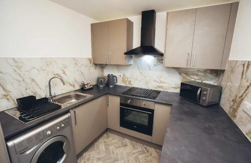Barrow-on-Trent Apartment | Hen & Chickens Luxury Apartments, Free Parking, By DerBnB