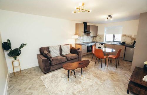 Barrow-on-Trent Apartment | Hen & Chickens Luxury Apartments, Free Parking, By DerBnB