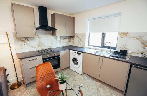 Barrow-on-Trent Apartment | Hen & Chickens Luxury Apartments, Free Parking, By DerBnB