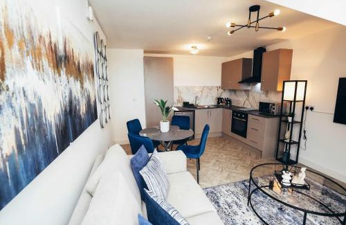 Barrow-on-Trent Apartment | Hen & Chickens Luxury Apartments, Free Parking, By DerBnB