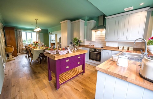 Scunthorpe Other | Hen Party House Sleeping 13: Private Spa & Catering