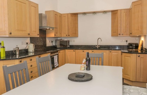 Penmon Cottage | HEN STABL, family friendly, country holiday cottage in Llangoed