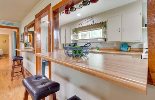 Henderson House | Henderson Vacation Rental < 1 Mi to Norfork Lake!