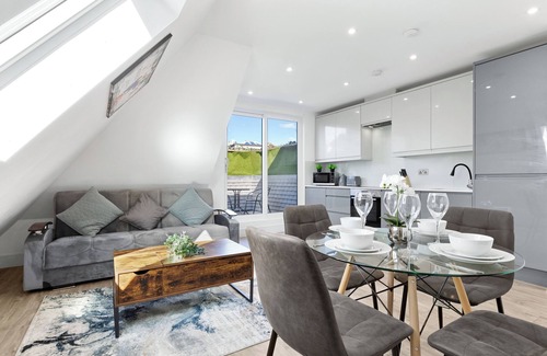 Hendon Apartment | Hendon Lite Greyz - 2BDR - Sleeps 5