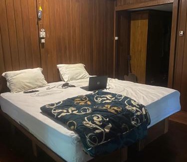Sumberagung House | HENDRO'S SURF CAMP Pulau merah