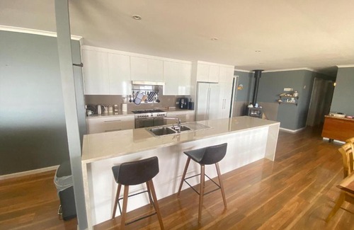 Para Wurlie House | Hendys 346