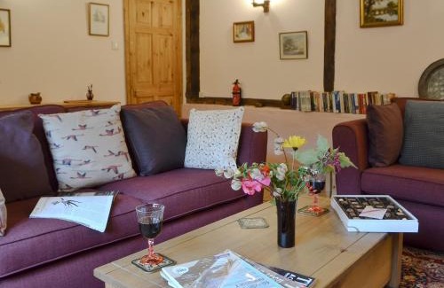 Cowbeech House | Henley Bridge Holiday Cottage