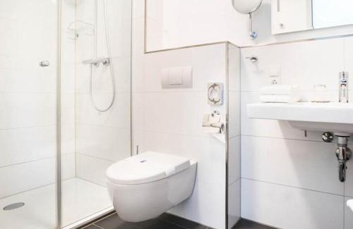 Meschede Hotel | Hennedamm Hotel