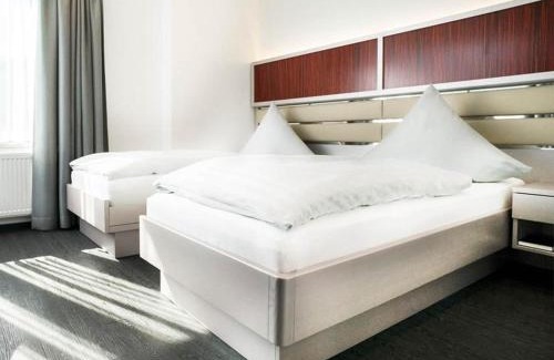 Meschede Hotel | Hennedamm Hotel