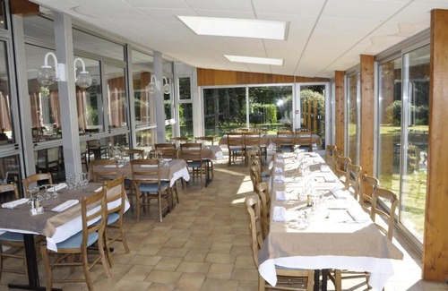 Rostrenen Hotel | Henri 4