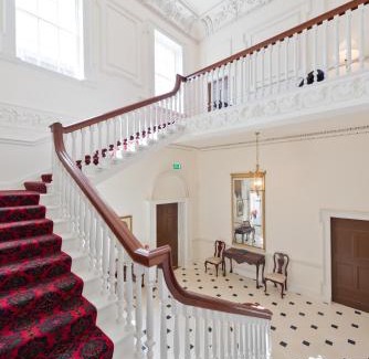 Broadstone Apartment | Henrietta Suites City Centre