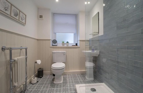 Helensburgh Apartment | Henry Bell - Cosy 2-bedroom cottage