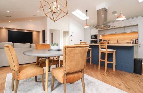 Knott End-on-Sea Cottage | HENRY HAVEN, family friendly, character holiday cottage in Garstang