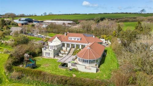 Berrynarbor House | Henstridge House