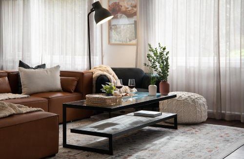 Hepburn Springs House | Hepburn Springs Retreat- stylish & light-filled