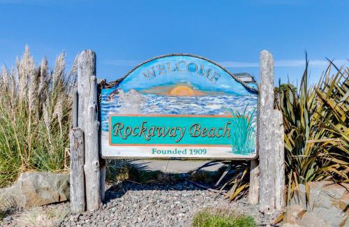 Rockaway Beach House | Herb's Hideaway