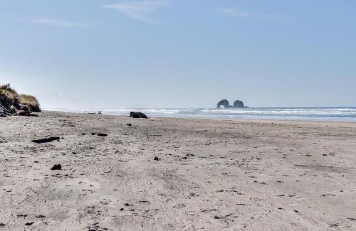 Rockaway Beach House | Herb's Hideaway