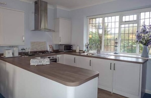 Cooden Cottage | HERBRAND HOUSE, luxury holiday cottage, with a garden in Cooden Beach