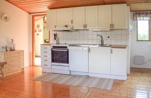 Kopingsvik House | Here you will stay just over 200 meters from the beach and Kalmar Sound.