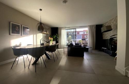 Alkmaar House | Herenhuis aan de gracht